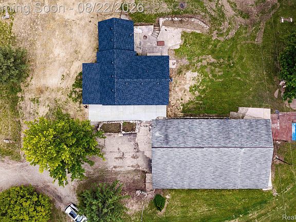 3rd image of 5800 Mack Rd