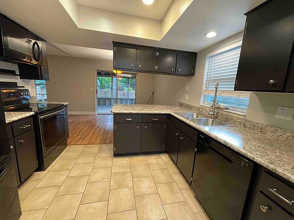 4th image of 1246 Eastwood Dr