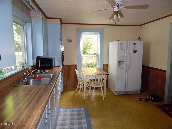 2nd image of 402 New York Ave