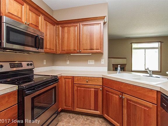 3rd image of 601 Kelsey Ln