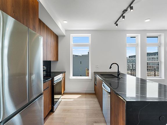 2nd image of 1801 N 2nd St #401