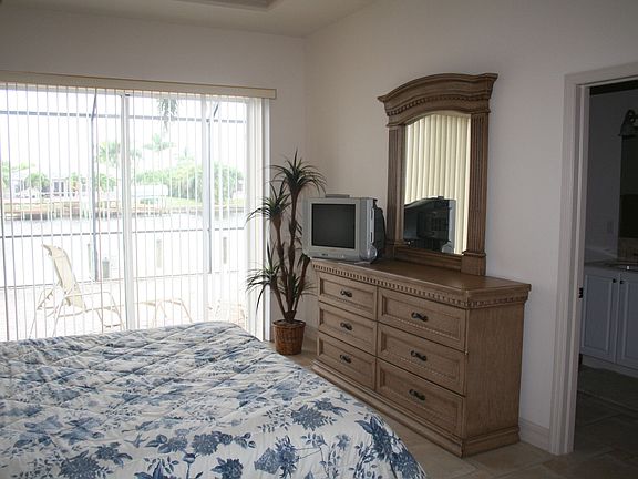 3rd image of 2834 SW 25th St
