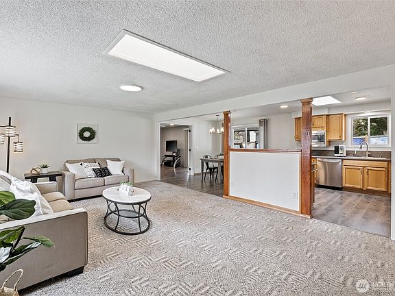5th image of 1429 138th Street SE