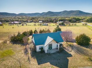 29 N River Place Rd, Rio Frio, TX 78879