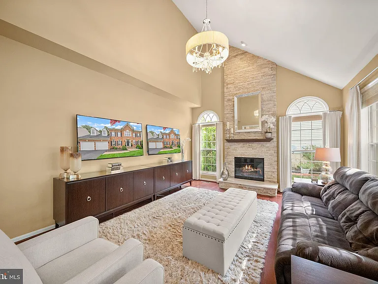 5667 Lonesome Dove Ct — Photo 32