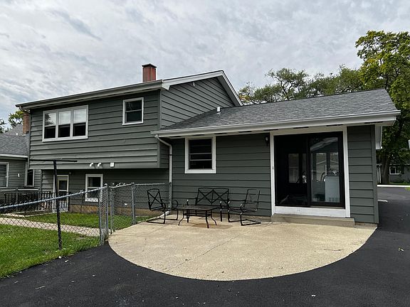 3rd image of 33245 N Park St