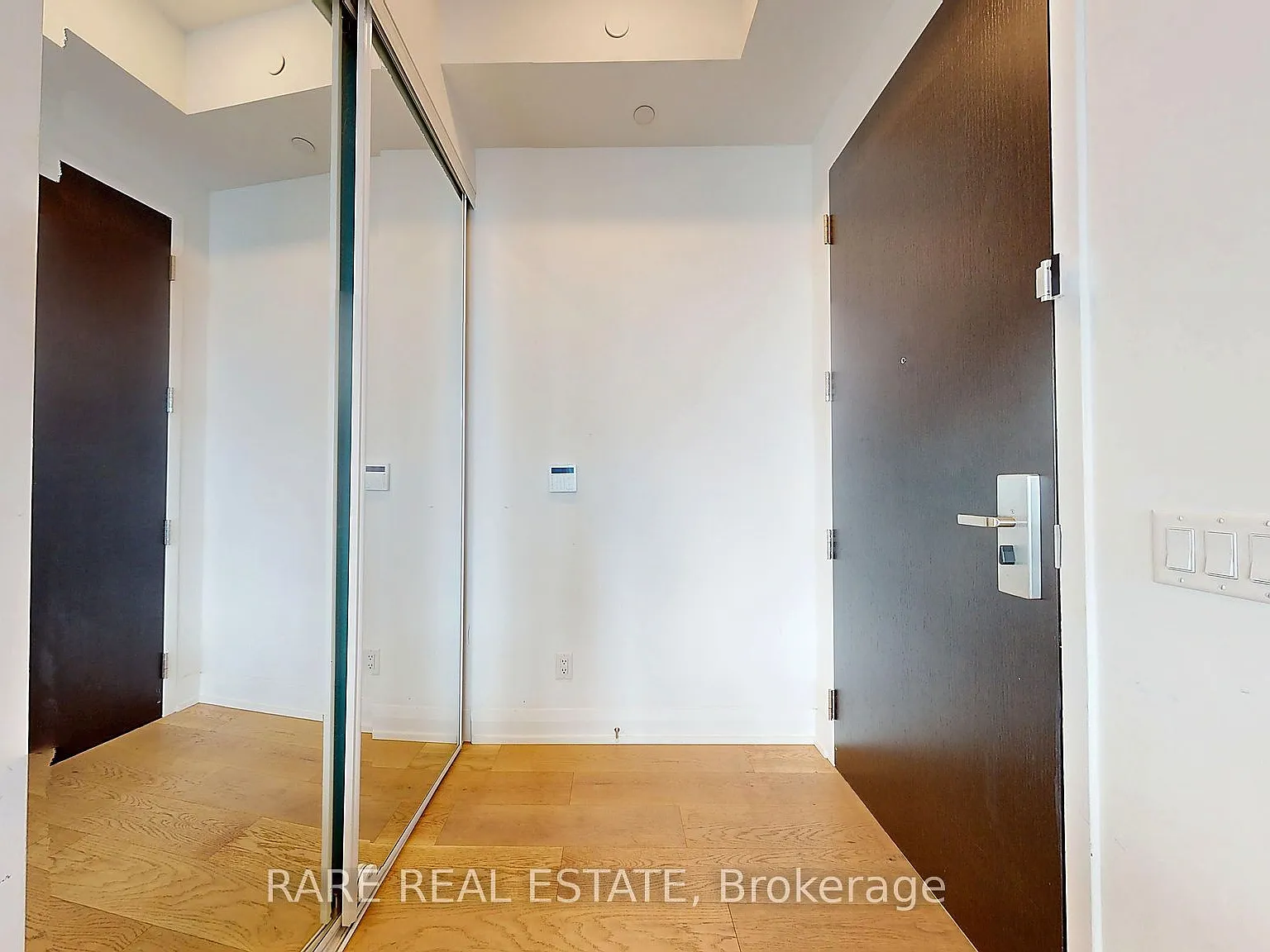3 bed, $5,200 — Photo 3