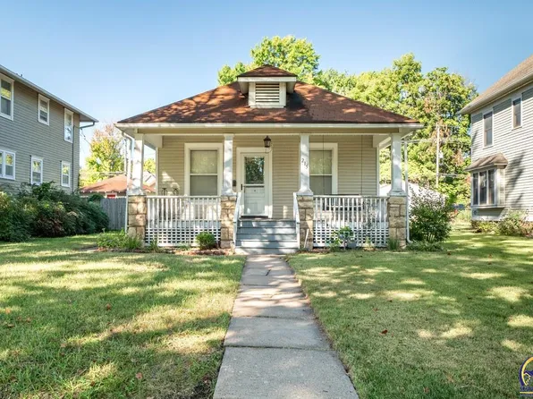 215 SW Broadmoor Ave, Topeka, KS 66606