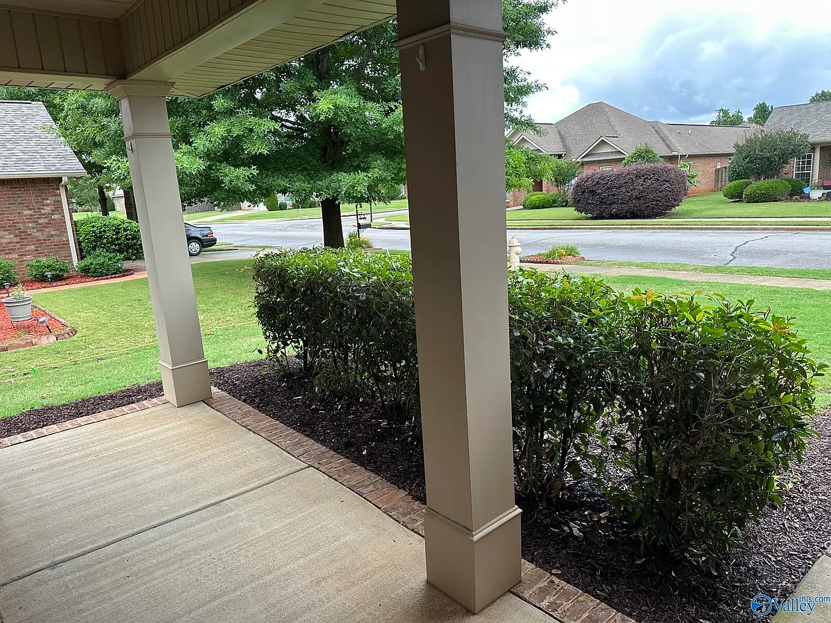 Building Photo - 483 E Mossyleaf Dr