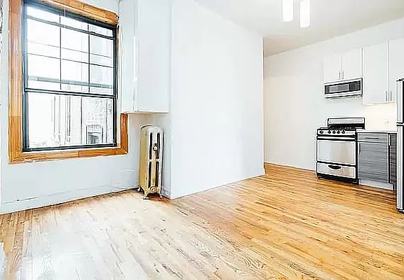 2nd image of 18 Irving Ave APT 2D