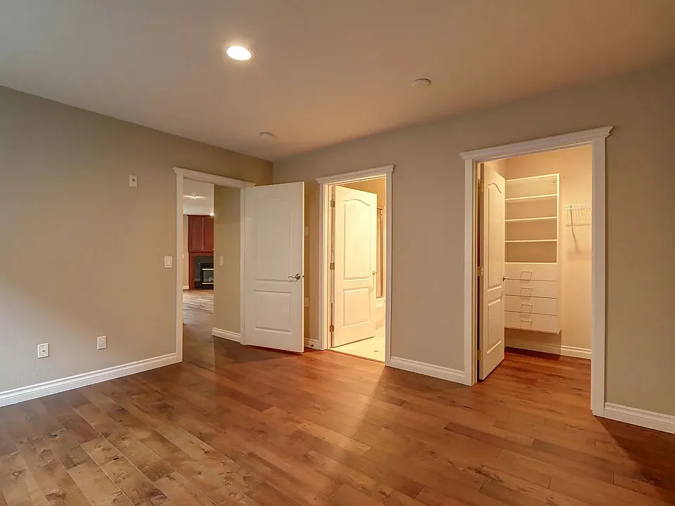 717 E Denny Way #3B