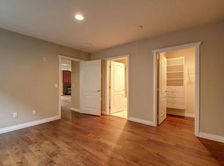 717 E Denny Way UNIT 3B, Seattle, WA 98122