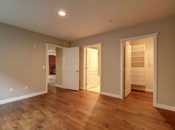 717 E Denny Way Unit 3B, Seattle, WA 98122