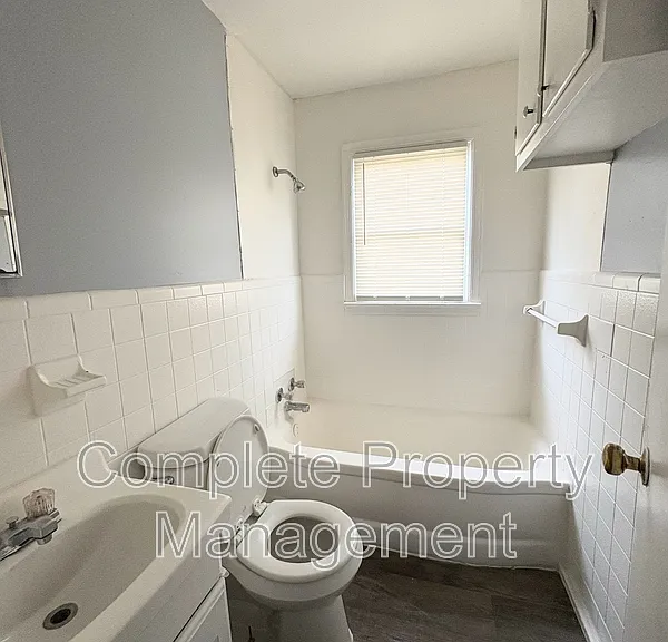 5219 Court G — Photo 6
