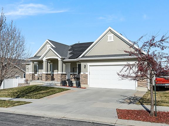 3rd image of 366 W Sky Hawk Way