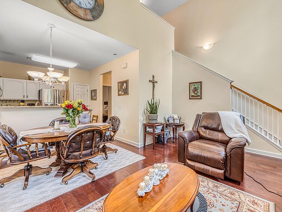5th image of 306 Chinquapin Dr