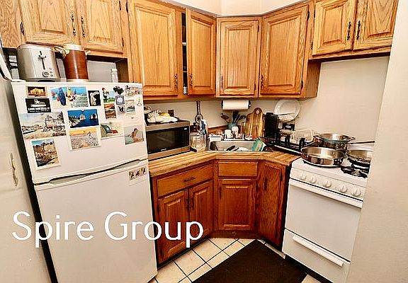 5th image of 243 W 72nd St APT 4