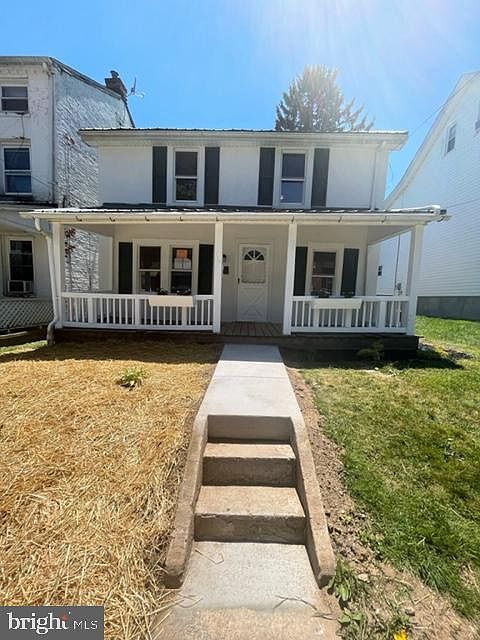 1st image of 310 E Linden St
