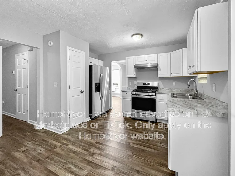 1032 Winterglen Way — Photo 5