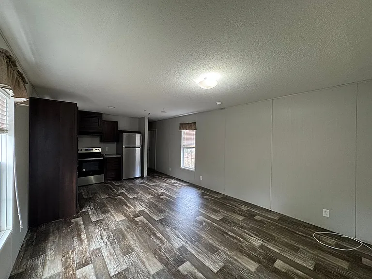 2680 Wynn Rd — Photo 2
