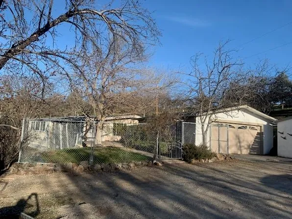 1120 Rolling Hills Dr, Yreka, CA 96097