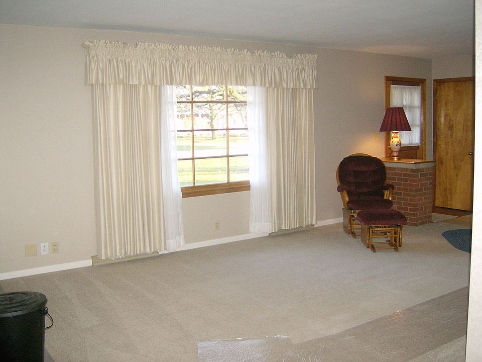 2nd image of 1129 Stanwick Dr