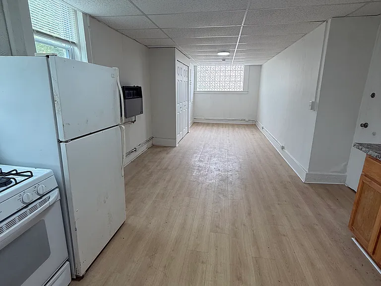 98 S Edith St #B1 — Photo 1