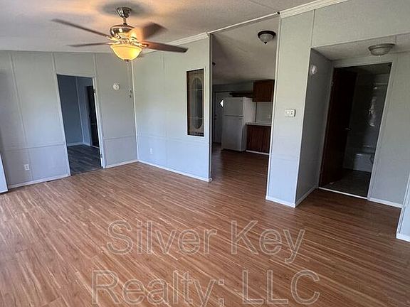 5th image of 115 Barnett St