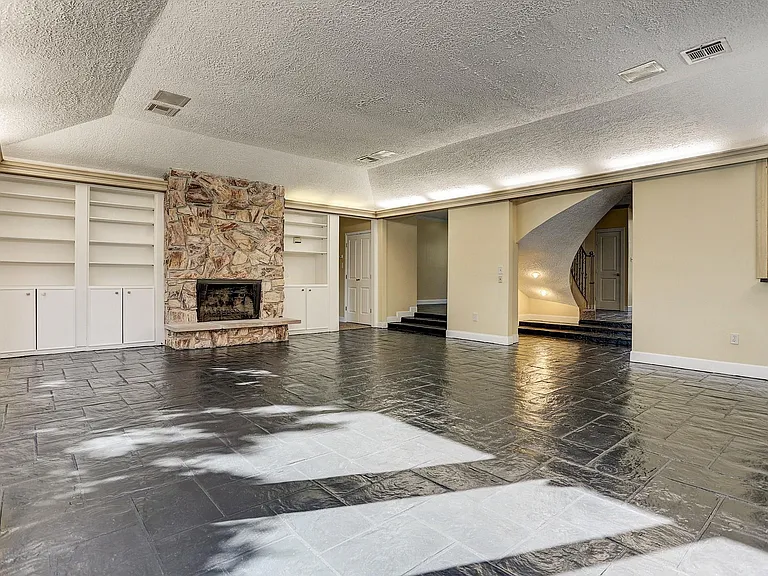 5203 Braesvalley Dr — Photo 8