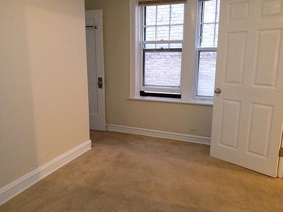 4th image of 518 W Stratford Pl #111
