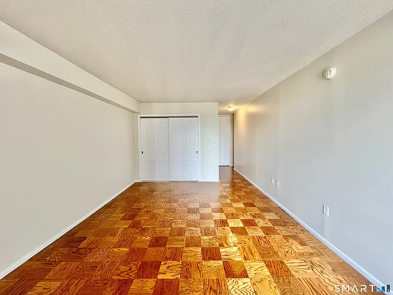 44 Strawberry Hill Ave #7B — Photo 21