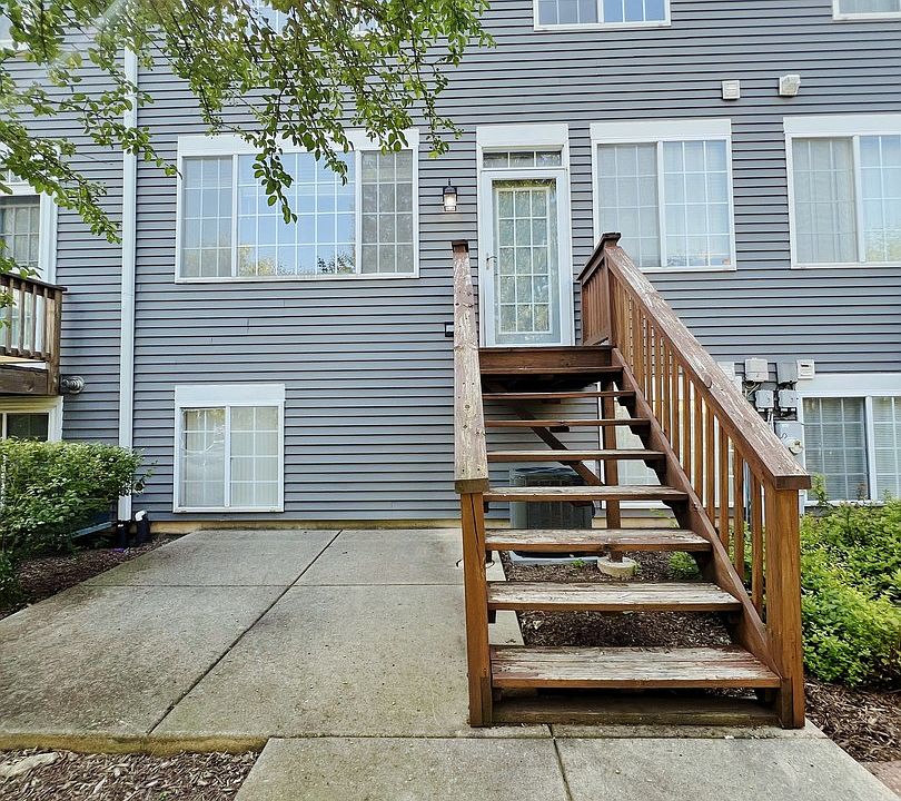 2nd image of 5536 Elizabeth Pl