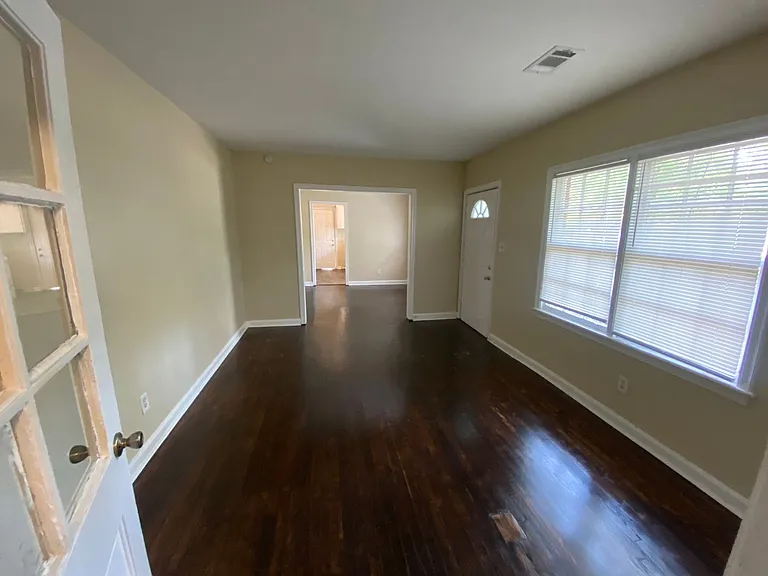 1414 Foye Ave — Photo 3