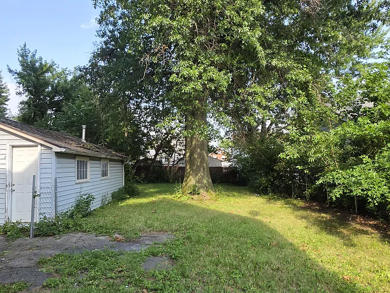 31 N Hartford Ave — Photo 9