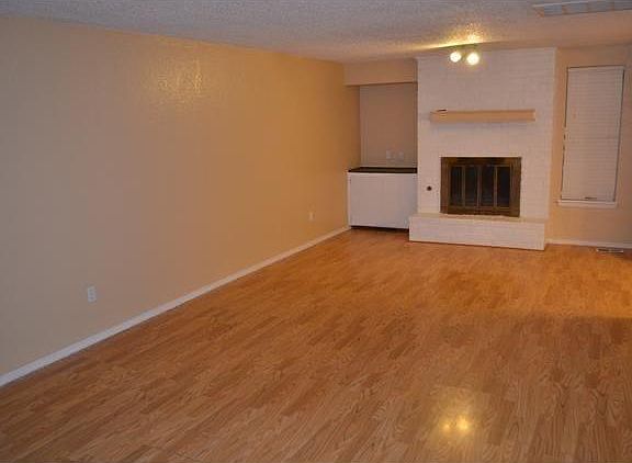 3rd image of 974 Mulbury Mansion