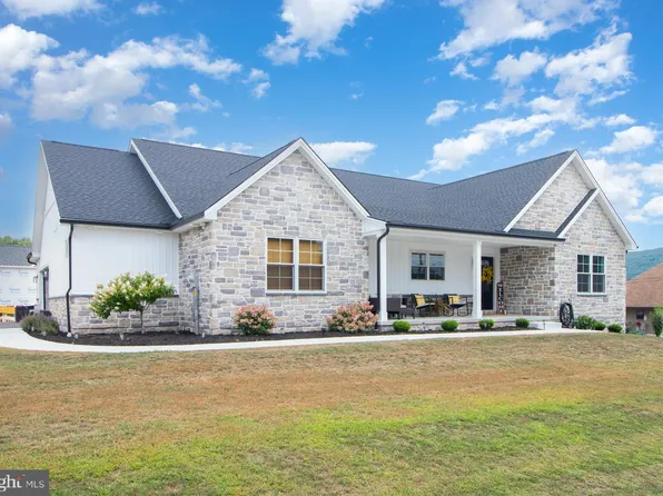 300 Nelson Ter, Millersburg, PA 17061