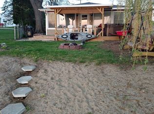 444 Story Lake Dr, Hudson, IN 46747