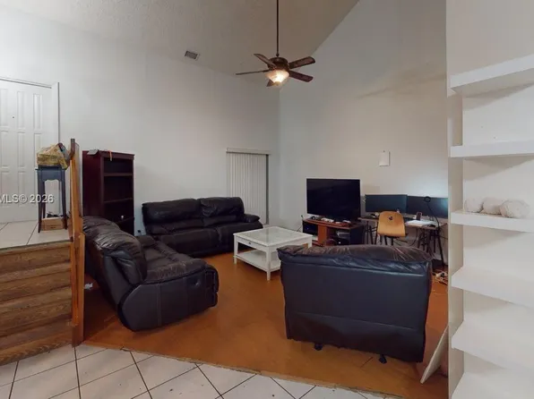 15552 SW 54th Ter, Miami, FL 33185