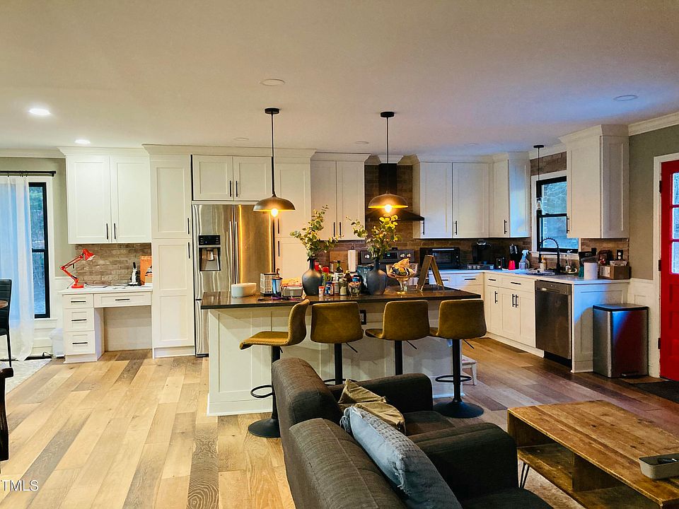 2nd image of 3018 Green Hill Dr