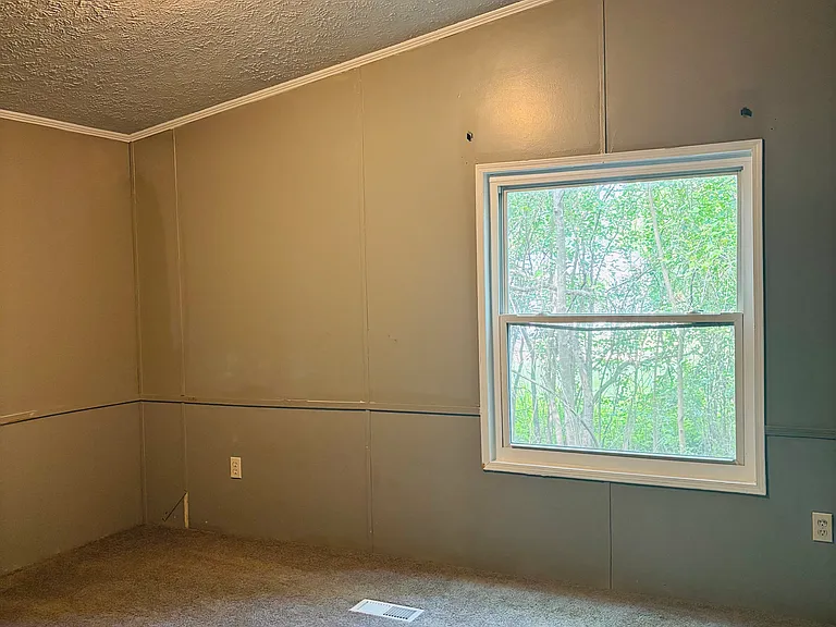 362 Wilson St S — Photo 18