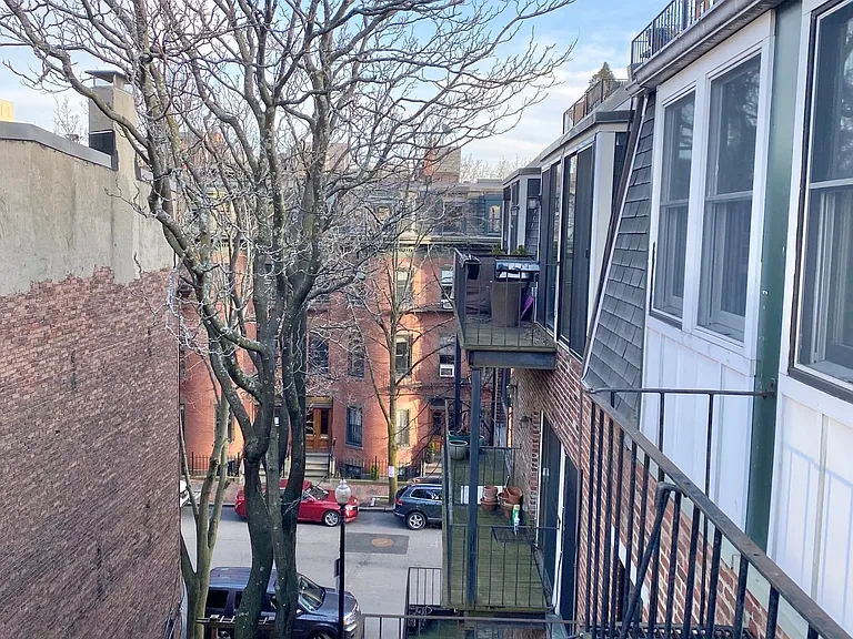 57 Clarendon St #6 — Photo 4