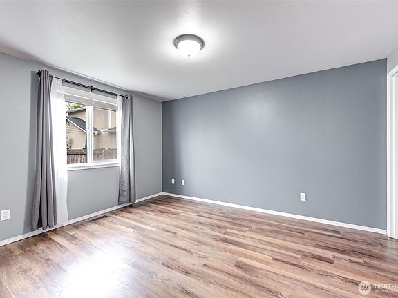 5th image of 15010 45th Drive NE