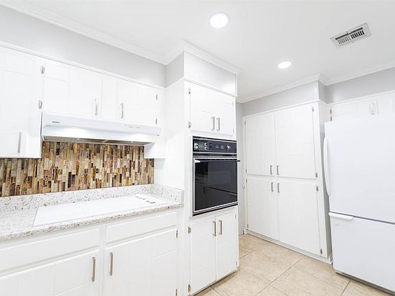 4th image of 922 Eagle Dr