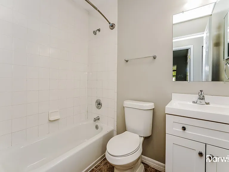 230 N Salisbury Ave — Photo 10
