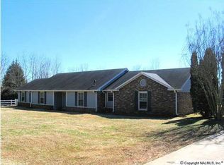 112 Fairington Rd NW, Huntsville, AL 35806