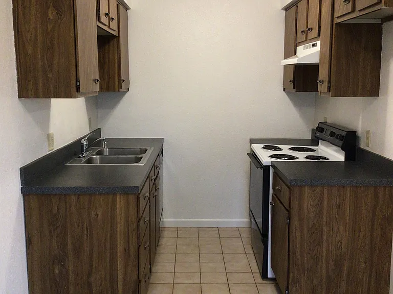 722 W Broomfield St #G02 — Photo 10