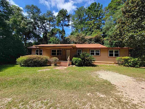 1526 Highland Dr Photo 1