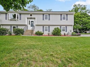 8 Messina Cir, Methuen, MA 01844