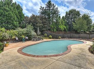 2322 Winthorp Ridge Rd, Charlotte, NC 28270