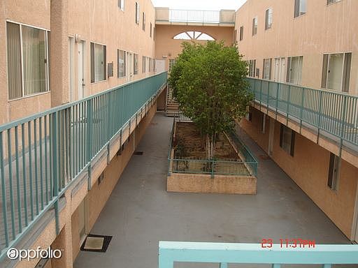 5th image of 257 E Valencia Ave
